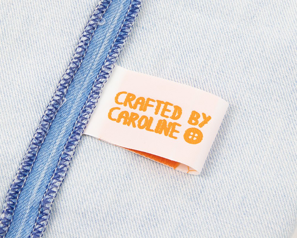 etichetta tessuta con logo personalizzato