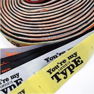 label tissé avec son propre logo