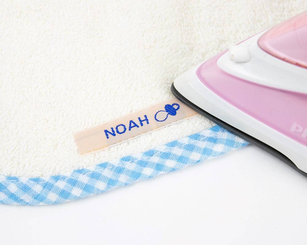 Etichette termoadesive con il nome